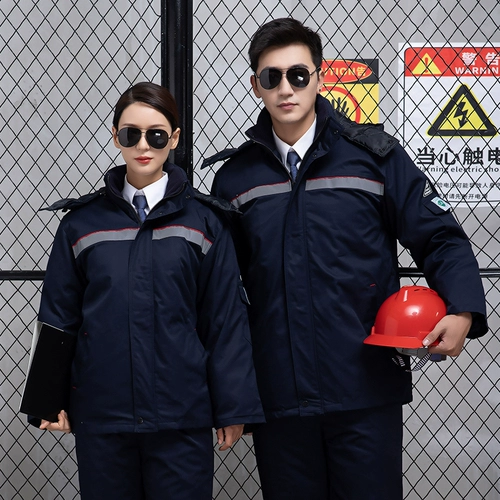 Утолщенная антистатическая хлопчатобумажная одежда на нефтяном поле