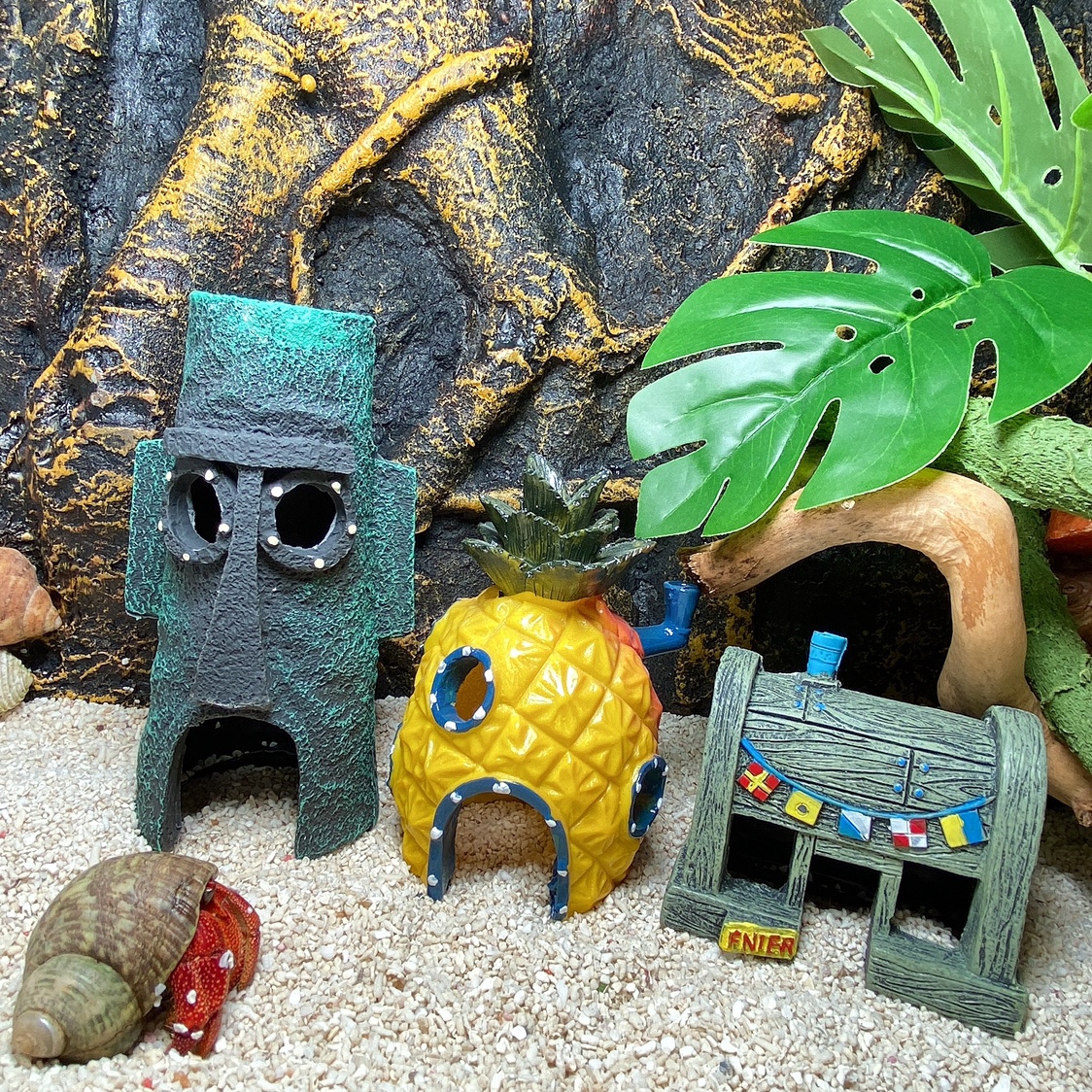 Hermit crab supplies pineapple house to avoid caves SpongeBob's home fish tank landscaping aquarium cartoon ornaments