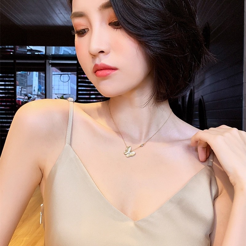 Outleys brand discount store withdraw the locker and pick up the cattle butterfly necklace outlets female accessories