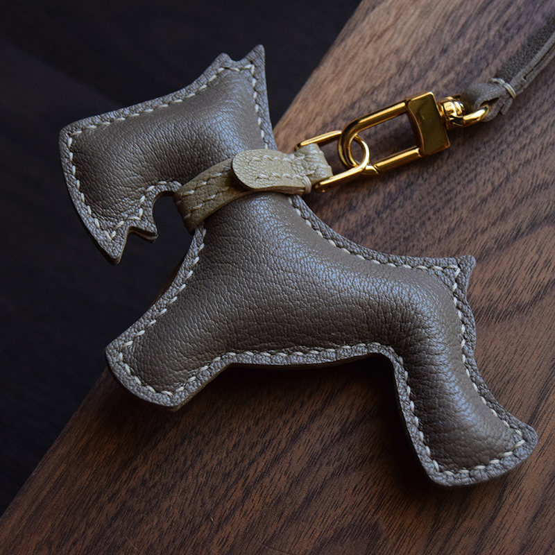 【Mr Clip】Original Schnauzer Dog Handmade Genuine Leather Car Keychain Simple and Unique Versatile Gift