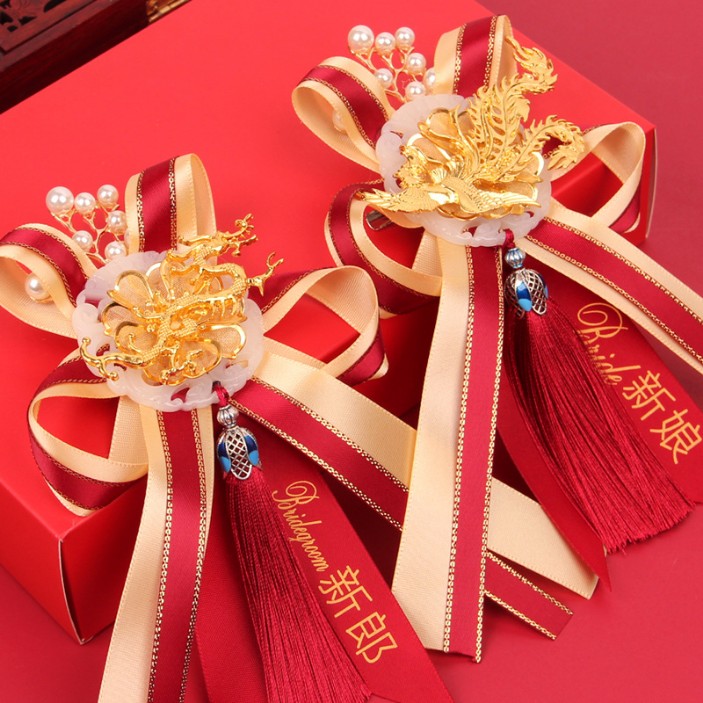 The new dragon and phoenix corsage Chinese wedding corsage bride and groom don't spend a full set of high-end set of new wedding supplies