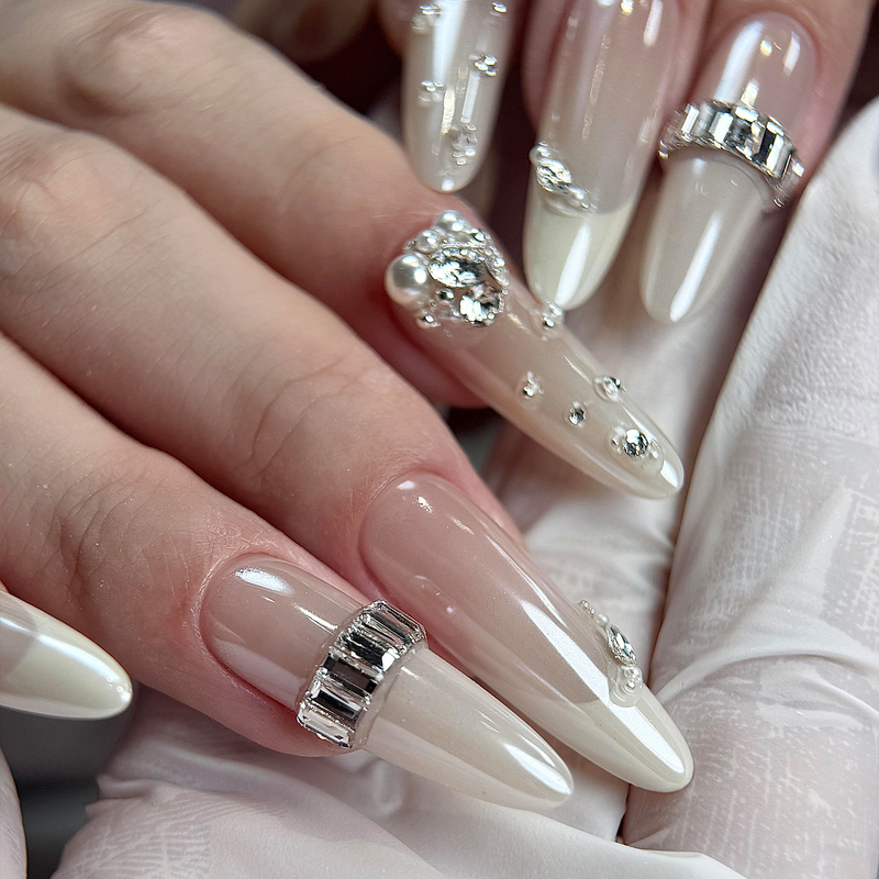 Hailey Manicure Wearable Nails Medium-Length French Style with Rhinestones 2026 Super Popular New Model High-End for Wedding Photos Summer Hailey Manicure Wearable Nails Medium-Length French Style with Rhinestones 2026 Super Popular New Model High-End for Wedding Photos Summer
