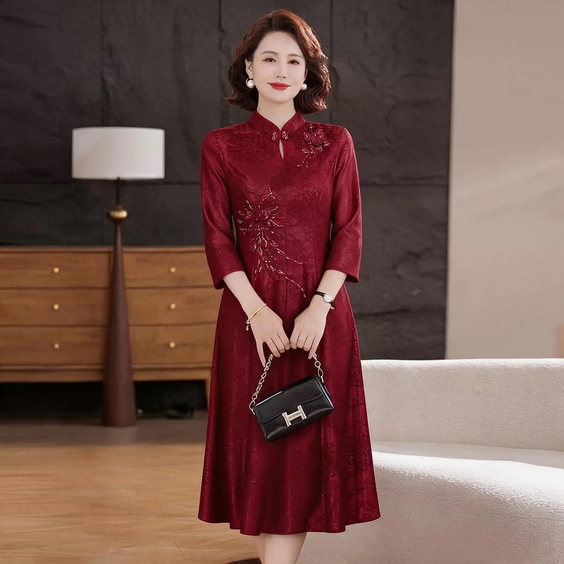 Elegant and Dignified Middle-Aged Mother's Autumn Cheongsam Dress, Chinese Style Three-Quarter Sleeves, Noble and Suitable for Mother-In-Law's Wedding Banquet
