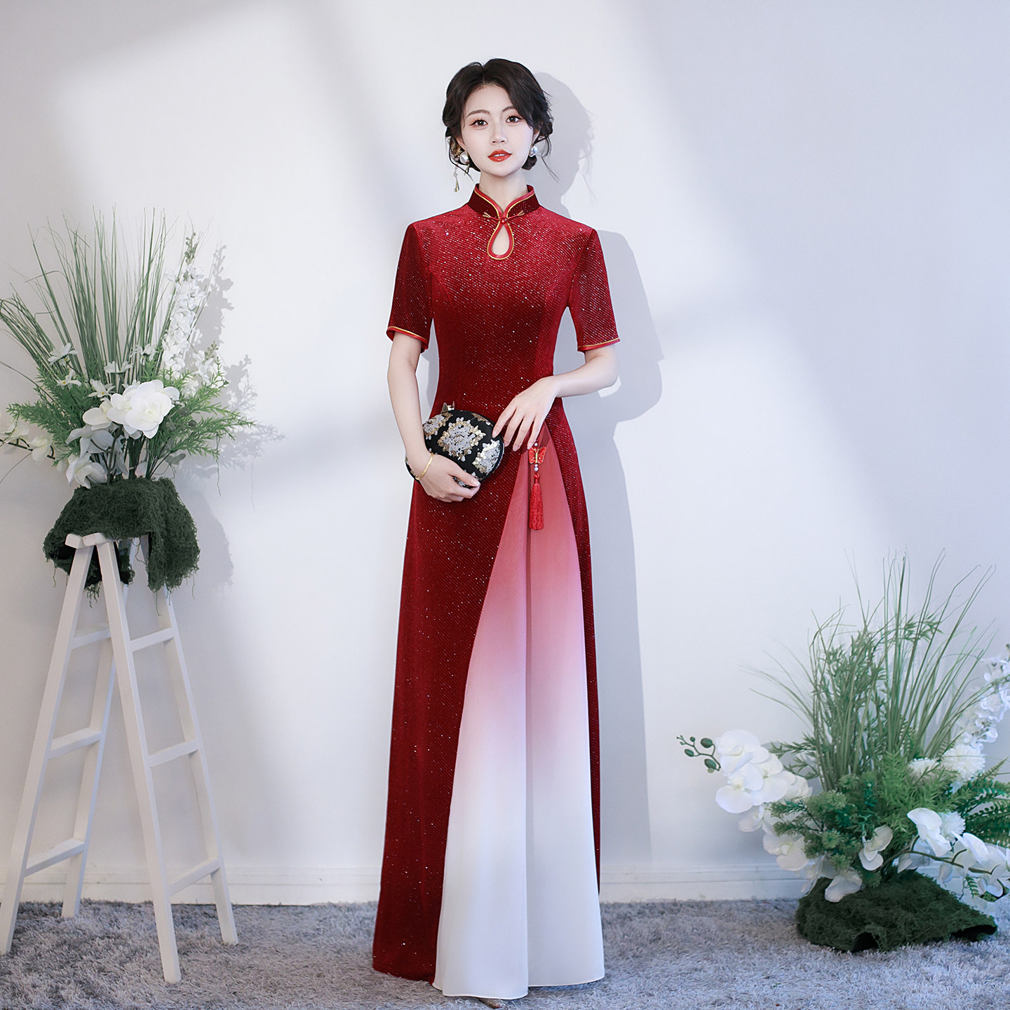 Подиумное платье cheongsam для хора, женское платье 2026 года, новый длинный костюм для выступлений с воротником-стойкой, длинная юбка, вечернее платье для соло-ведущего