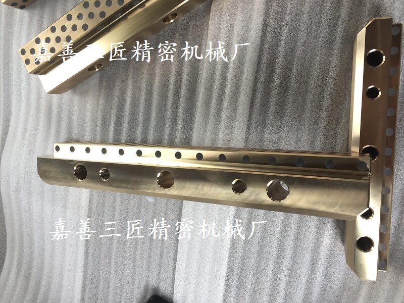 Bronze side of the bronze guide wear plate bronze side pointing plate