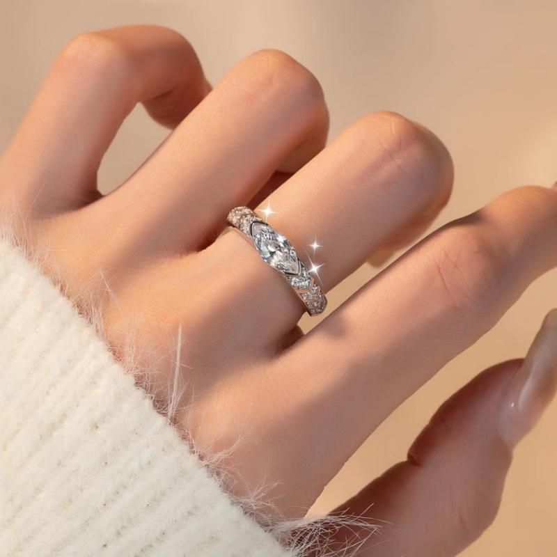 New Moissanite Diamond Ring with Rhombus and Marquise Cut for Women, 925 Sterling Silver Platinum Plated Au750 Eye of Horus Demon