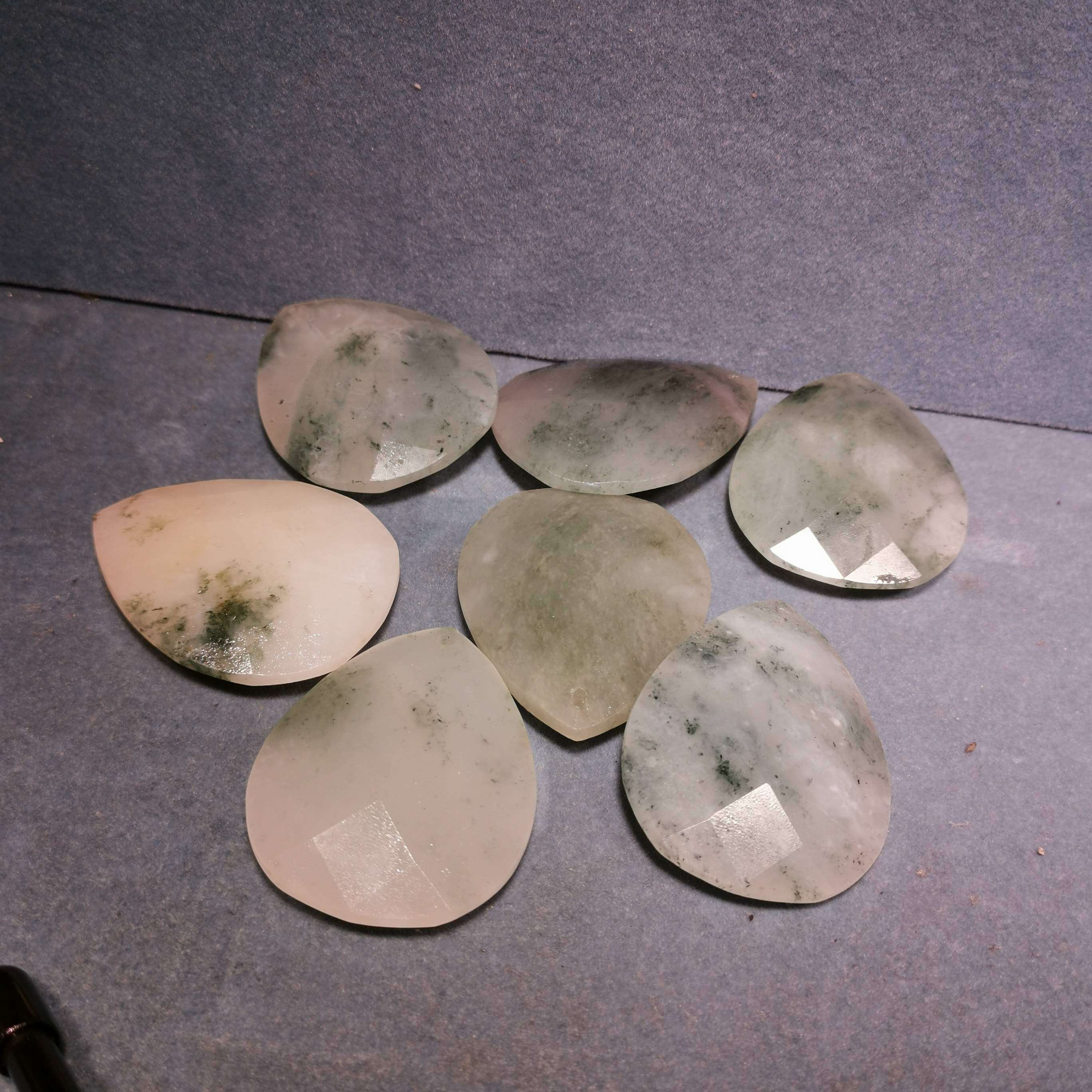 Guilin Chicken Blood Jade Dragon Winning stone natural jade Jade Imitation Diamond Pendant with Imitation Diamond Pendant