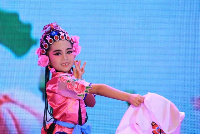 Xiaohuadan Opera Qiaohua Dan trang phục Qinger nở hoa quần áo trẻ em Bắc Kinh Opera Xiaohongniang trang phục trẻ em thời trang trẻ em cao cấp