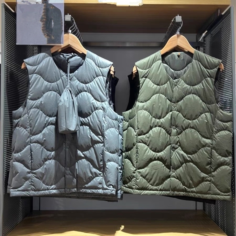 Men's High-End Lightweight down Portable Vest with Curved Stitching, Thin down Jacket Vest for Men 472800 Men's High-End Lightweight down Portable Vest with Curved Stitching, Thin down Jacket Vest for Men 472800