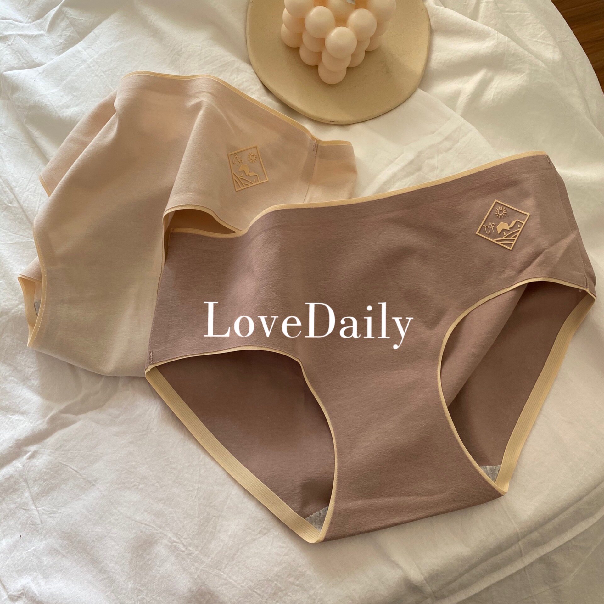 Happy Everyday Summer Soft Waxy and Comfortable Cotton Wrap Hip Seamless Low Waist Women's Panties 071