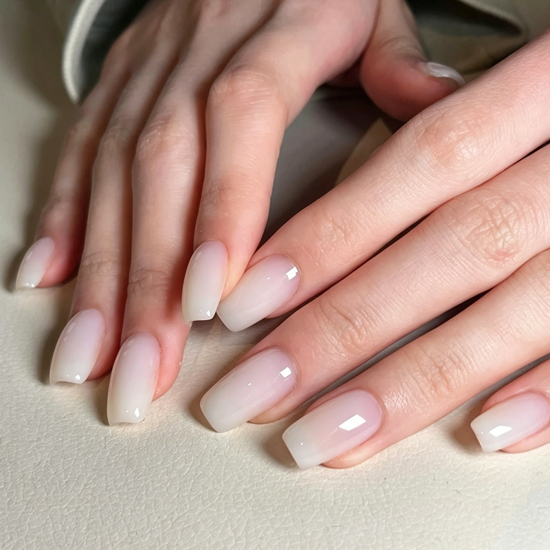 Purely Handmade Milky White Wearable Nails, Medium-Short Style, Finished Nail Patches, 2026 New Autumn and Winter High-End Feel Purely Handmade Milky White Wearable Nails, Medium-Short Style, Finished Nail Patches, 2026 New Autumn and Winter High-End Feel