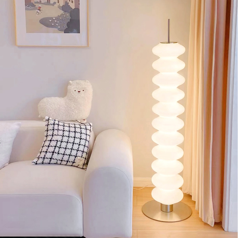 Danish hyacinth lamp designer Sofa Side Living Room Bedroom Floor Lamp Nordic Creative board Internetnet red table lamp-Taobao