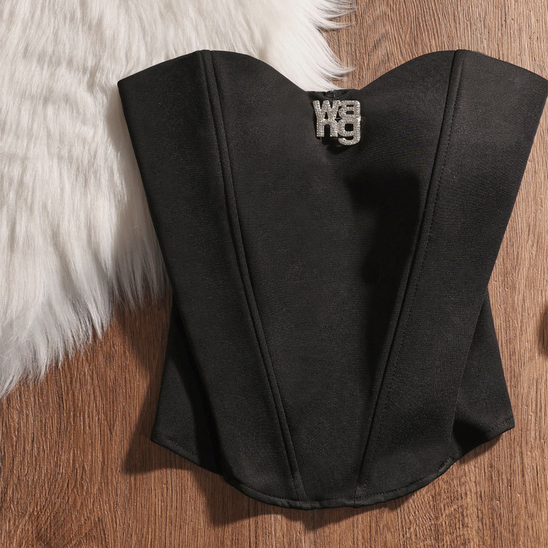 Black Fishbone Tube Top with Chest Pads for Women, Can Be Worn as an Inner Layer under a Suit or as an Outer Layer, Waist-Shaping, Sexy Camisole