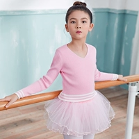 Розовый свитер