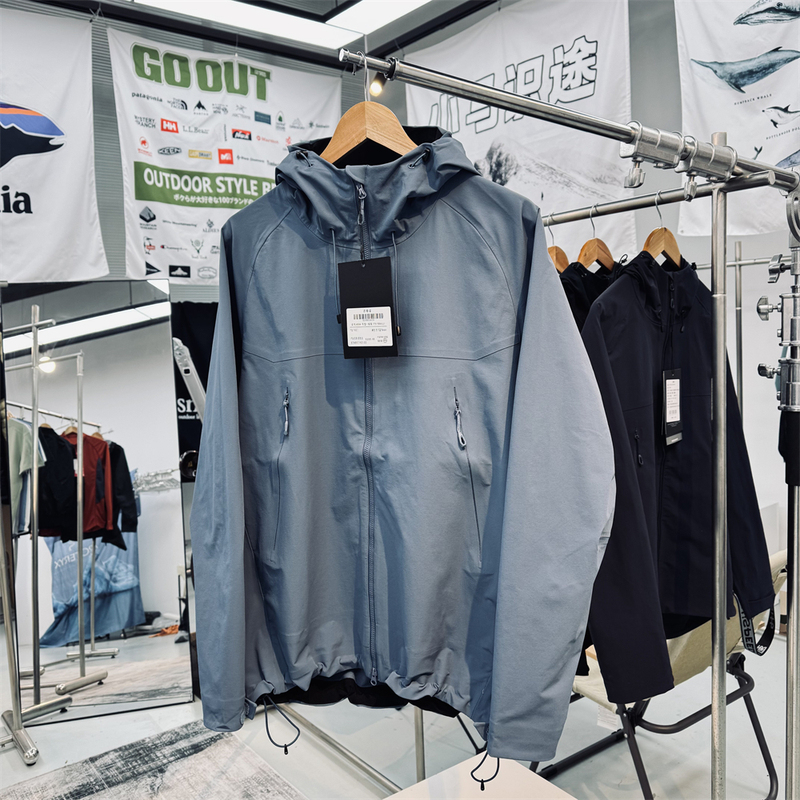 Fully Glued 3D Cut Windproof, Breathable, Wear-Resistant, Water-Repellent, Four-Way Stretch Unisex Outdoor Softshell Jacket