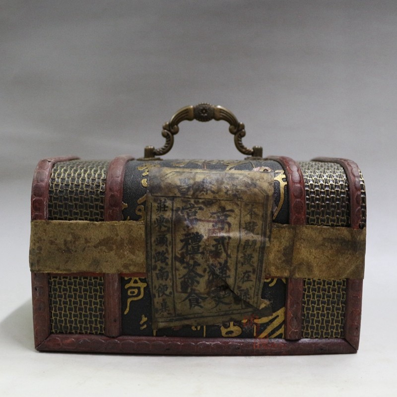 Hongzuan 100 million Zhaofeng Number of wood boxes Old Pu'er Tea Chen's old tea Republic of China Old stock Antique Collection Swing special price