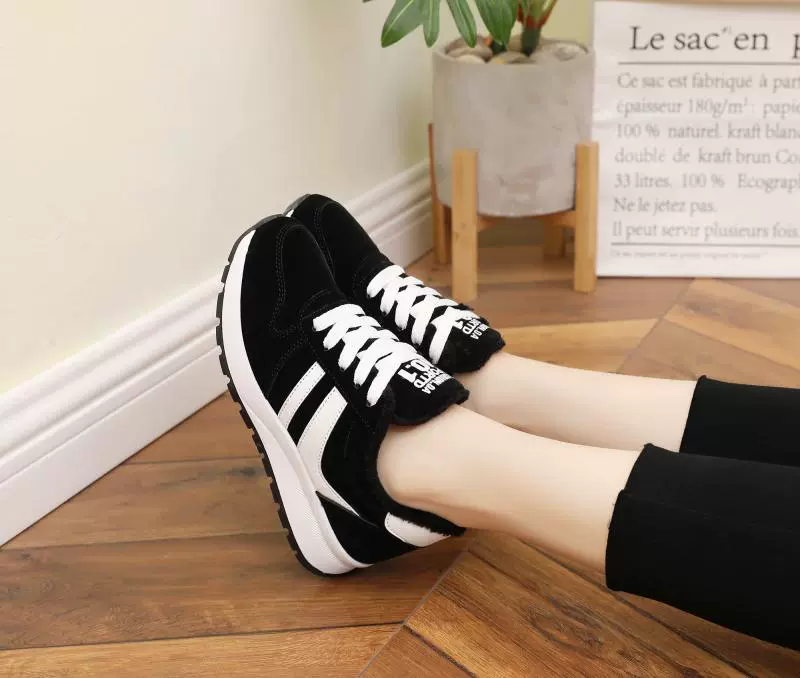 Phiên bản tiếng Hàn của giày thể thao đế thấp trong học sinh lớn của học sinh trung học cơ sở Giày trẻ em lớn 34 yard nữ cộng với giày nhung mùa đông boot cổ ngắn