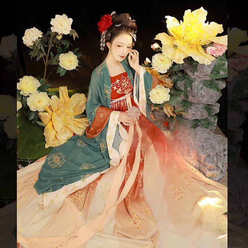 Myxote dress Tang Shiu (lacquered) Chinese windy version Handmaid's Tang made embroidered autumn clothing whole set of Chinese cabbage ancient clothes