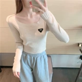 Трикотажный приятный телу демисезонный сексуальный свитер, высокая талия, облегающий крой, квадратный вырез, высокий воротник