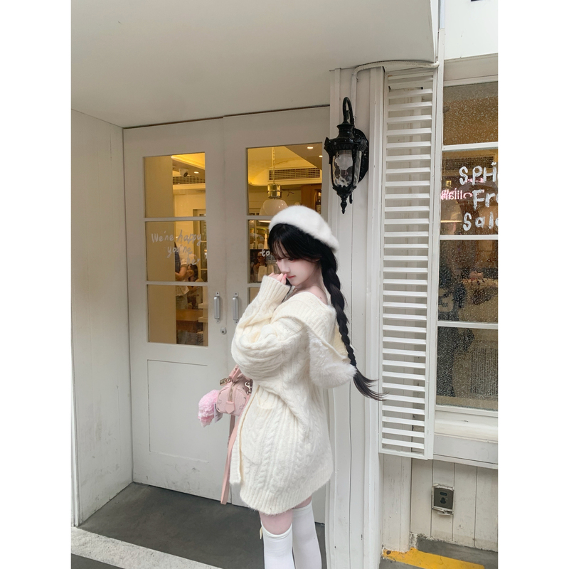 Money in the Pocket, Winter Castle, Fur Collar Cardigan Sweater, Autumn and Winter Soft and Cozy Lazy Style Hooded Knit Jacket