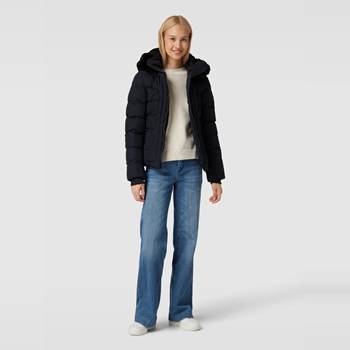 Lightweight, water-resistant quilted double chain toe fur collar hooded puffer jacket Lightweight, water-resistant quilted double chain toe fur collar hooded puffer jacket