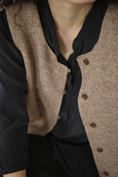 Apcshop simple round neck cardigan vest