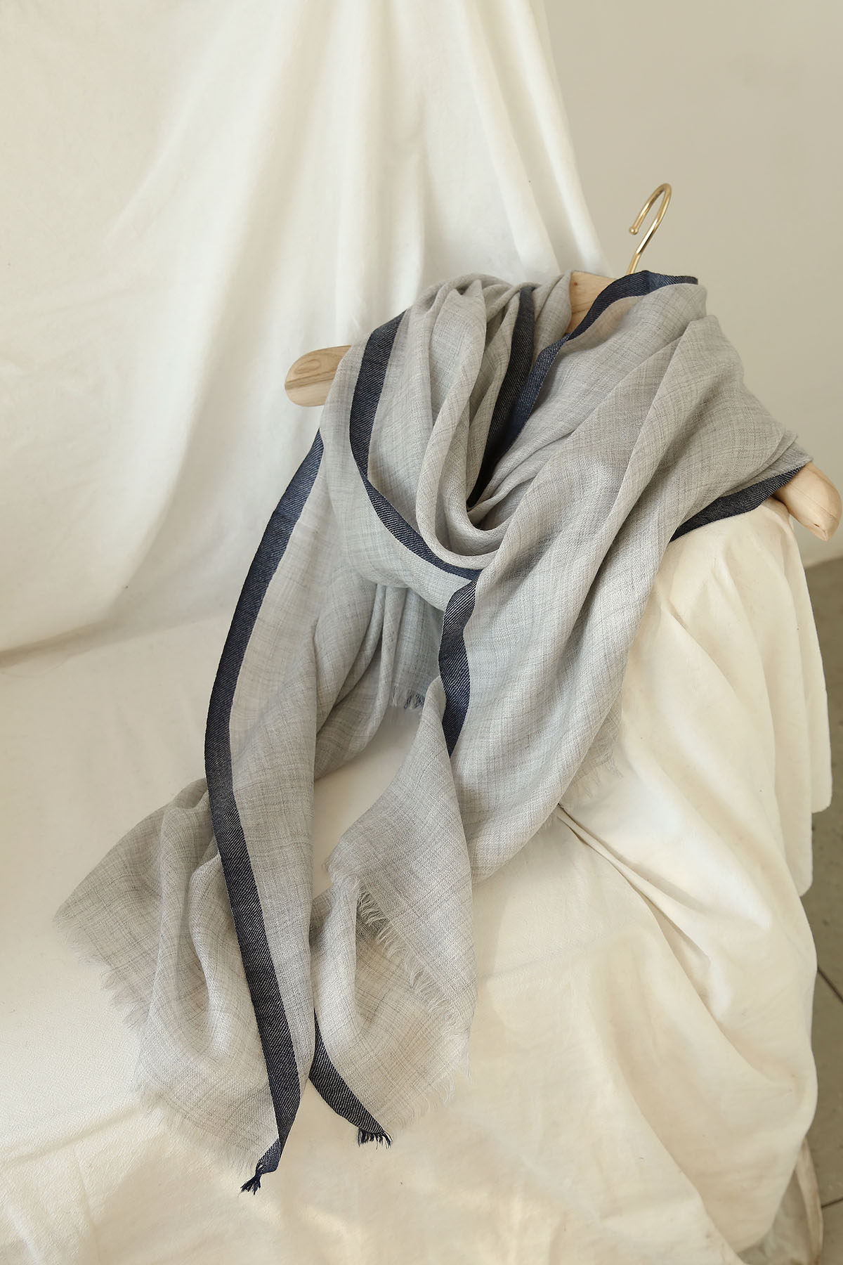 APC2022 early spring suede tip new single small mountain goat suede big scarf lady fine and thin ring suede shall be shawl