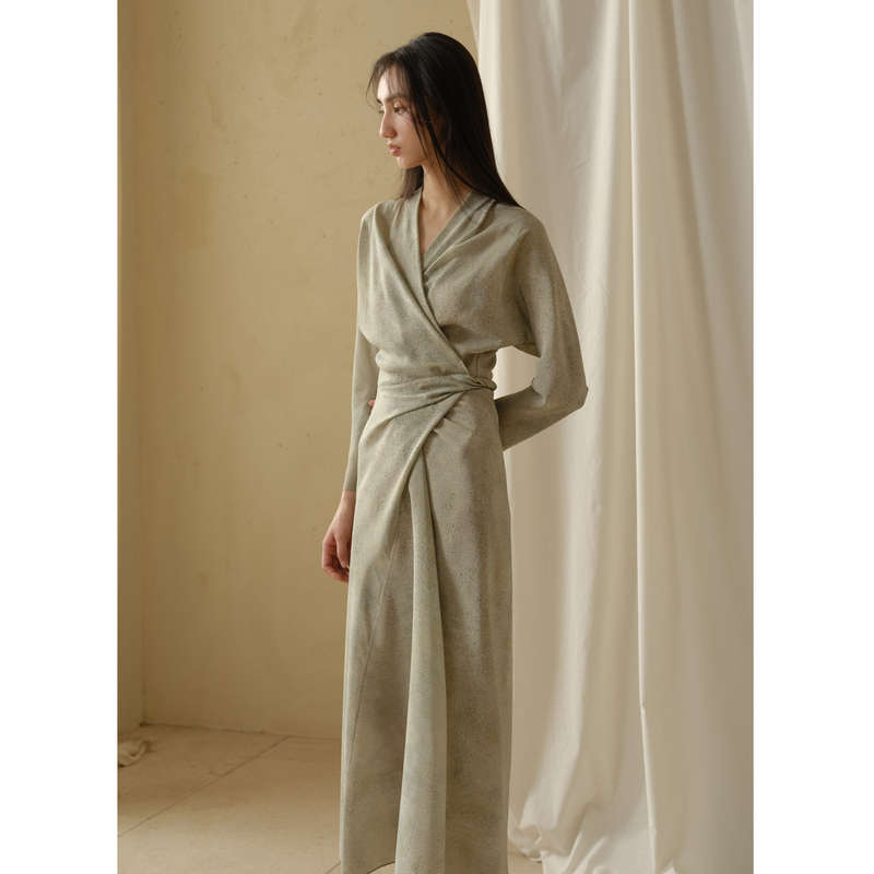Commuse Memory『Mist Hidden Star Moss』16Mm Mulberry Silk Wrap-Style Tie-Cut Dress Commuse Memory『Mist Hidden Star Moss』16Mm Mulberry Silk Wrap-Style Tie-Cut Dress