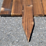 Поврежденный деревянный забор, забор сад сад, цветочный кровать, деревянный забор, забор забора