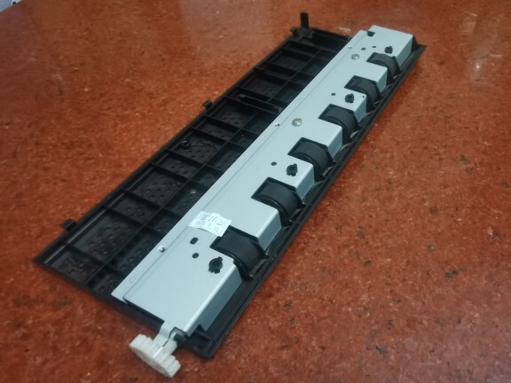 Deshi Ds200 Paper Feed Board, Ds7830 Lower Pickup Roller, Ds200 Pickup Roller. Can Be Used as an Upper Paper Feed Box after Disassembly Deshi Ds200 Paper Feed Board, Ds7830 Lower Pickup Roller, Ds200 Pickup Roller. Can Be Used as an Upper Paper Feed Box after Disassembly