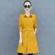 Áo xuân nữ 2019 mới xuân hè mới người đàn ông nhỏ bé kaki áo gió dài áo khoác nữ - Trench Coat