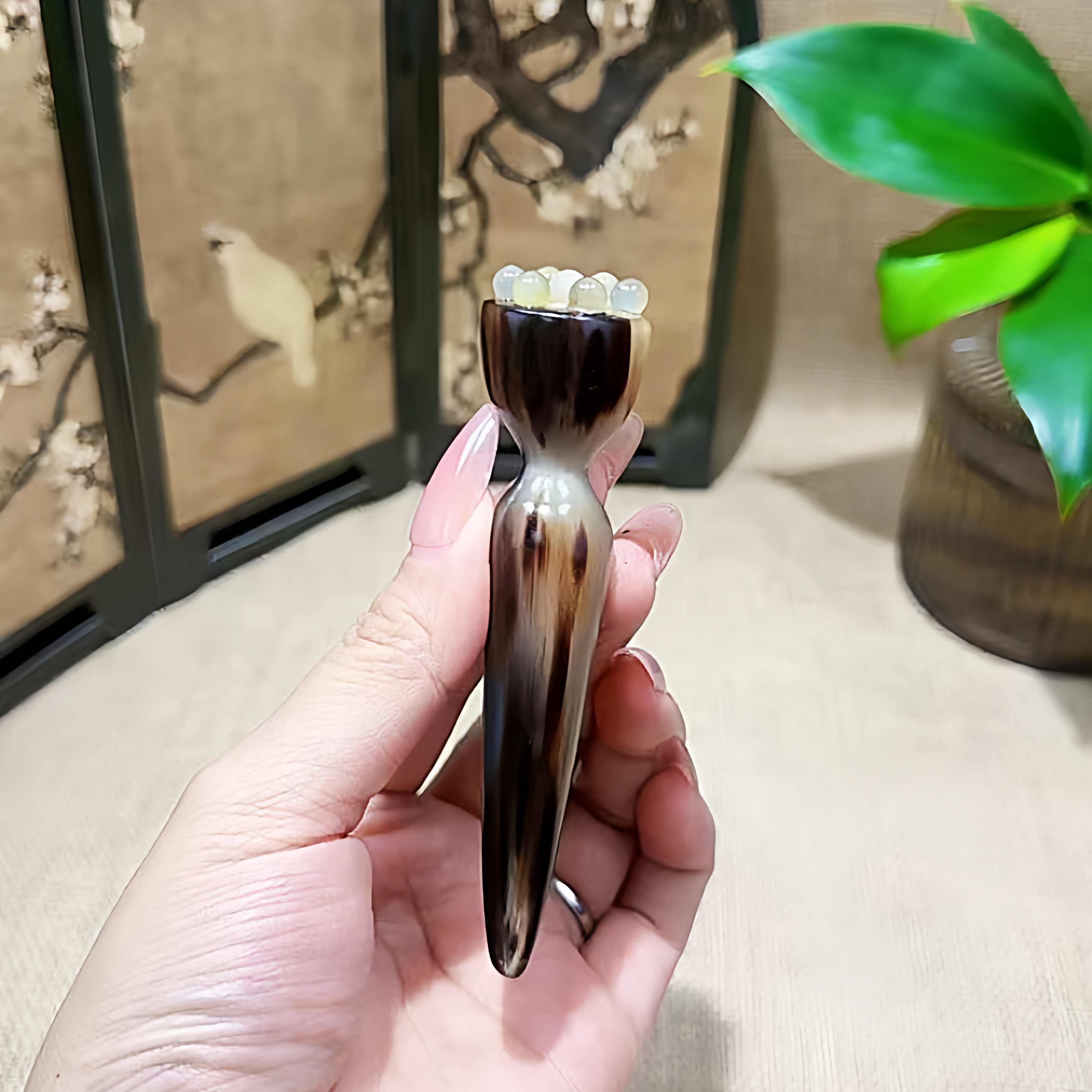 牛角莲蓬按摩器能有效改善暗沉吗?聊聊2025年的护肤新趋势