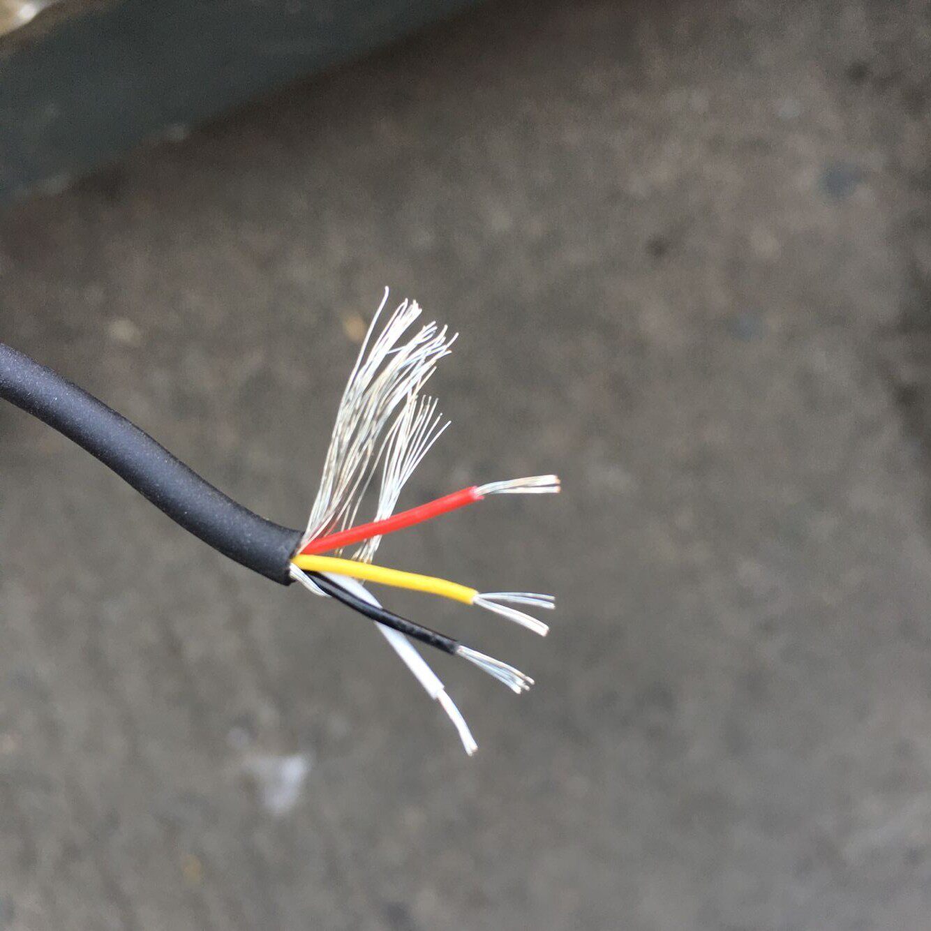 4 core 26awg shielding line 0 12 square winding type soft antifreeze resistant sensor line