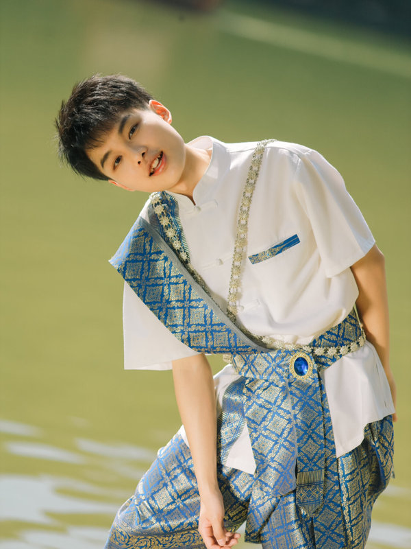 Thai Dai Ethnic Clothing Men's Performance Outfit Set White Annual Meeting Photo Studio Clothing Yunnan Water Splashing Festival Clothing Thai Dai Ethnic Clothing Men's Performance Outfit Set White Annual Meeting Photo Studio Clothing Yunnan Water Splashing Festival Clothing