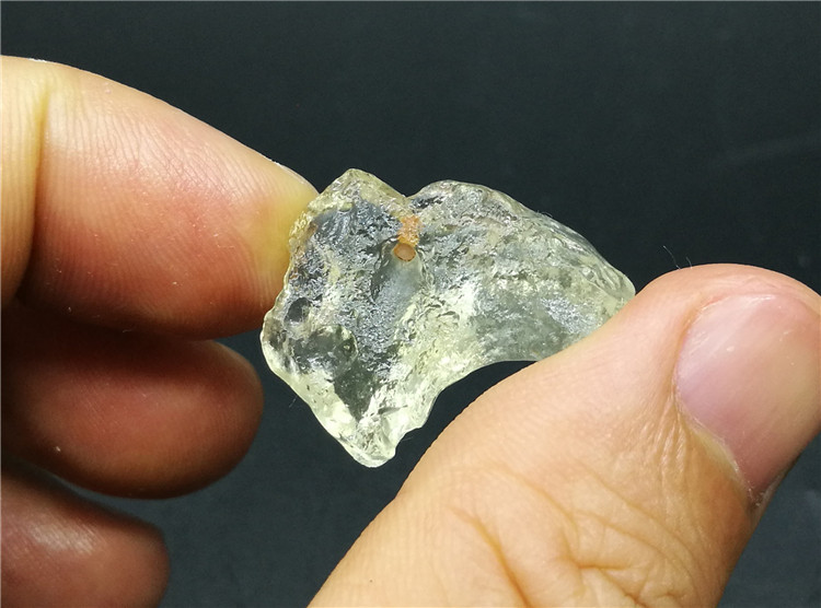 西域灵石 玻璃陨石利比亚黄金玻璃陨石冲击玻璃libyan 4 0g 聚品牌 陨石 玻璃 利比亚 灵石 西域途虎网