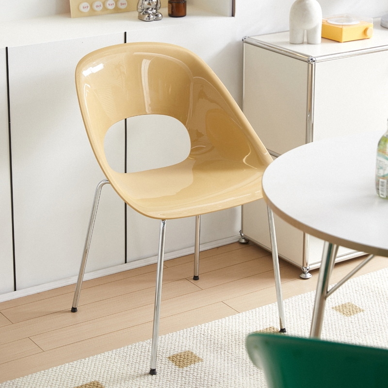 Cream-Style Dining Chair with Thick Backrest, Designer Simple Home Dining Table Chair, Trendy Café Plastic Chair