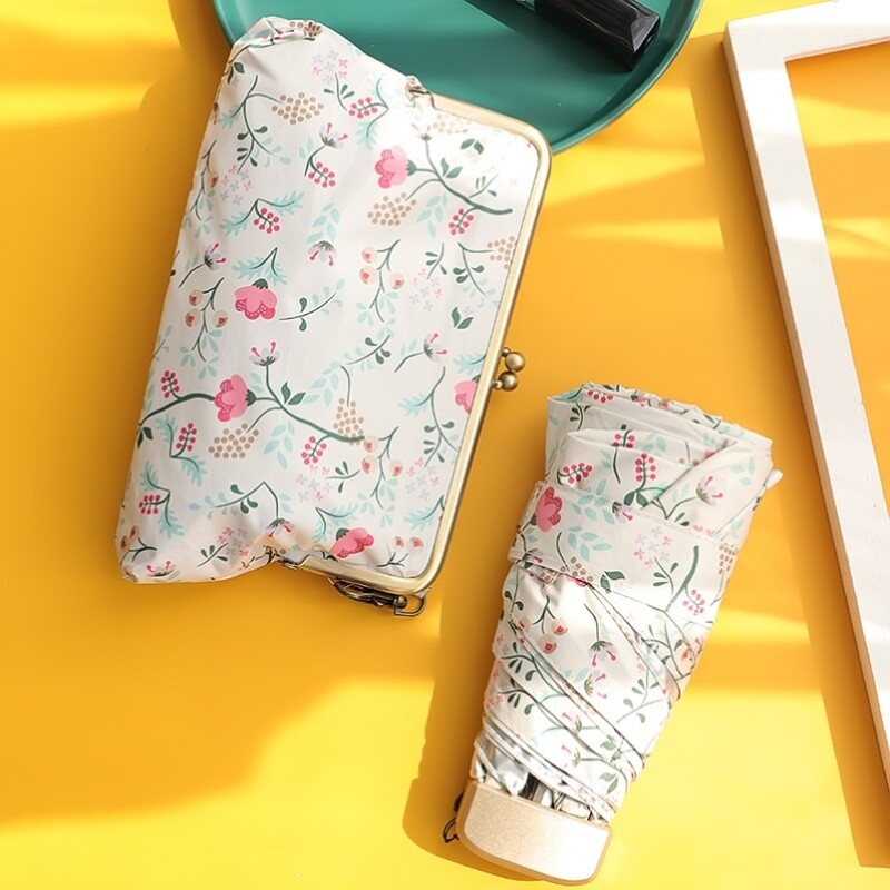 Japan CK Sunshade Female Five Fold Pocket with small portable sun protection UV shading umbrella Black glue sunny and rainy