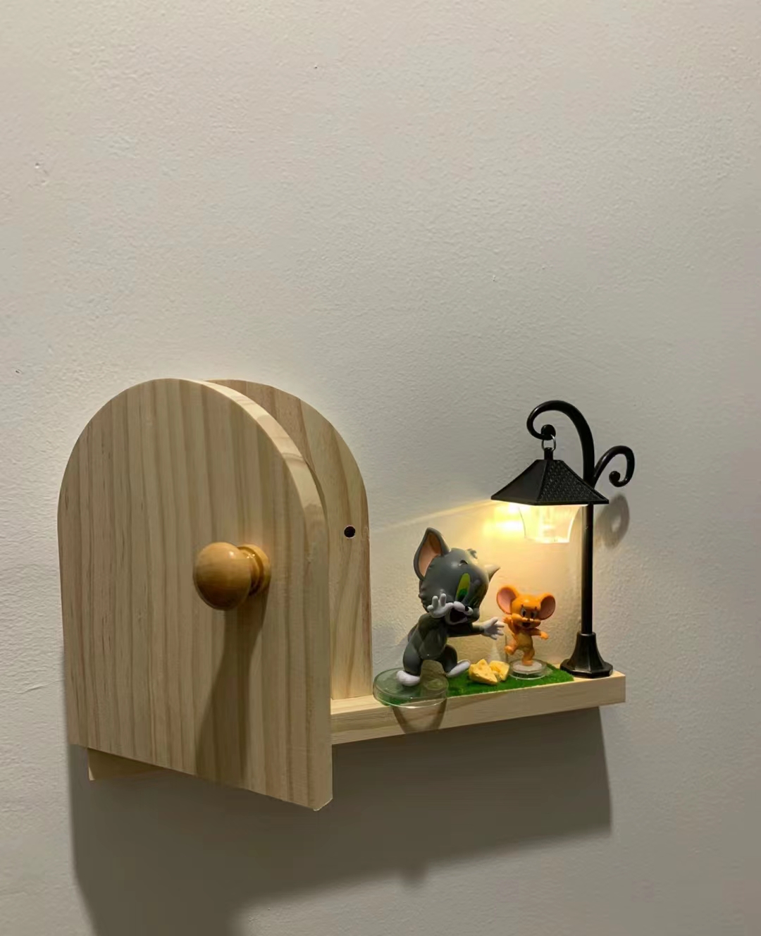 Cat and mouse switch sticker cover ugly with light border protective sleeve Creative socket anti-electric shock shielded solid wood small wooden door-Taobao