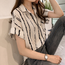 Large size short-sleeved 2021 new womens fat mm retro port flavor shirt female design sense niche striped top summer