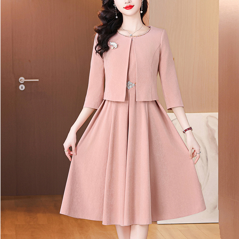 Mother's Wedding Banquet Dress Set 2026 New High-End Light Luxury Two-Piece Set for Spring and Autumn Wedding Celebration Mother-In-Law Outfit