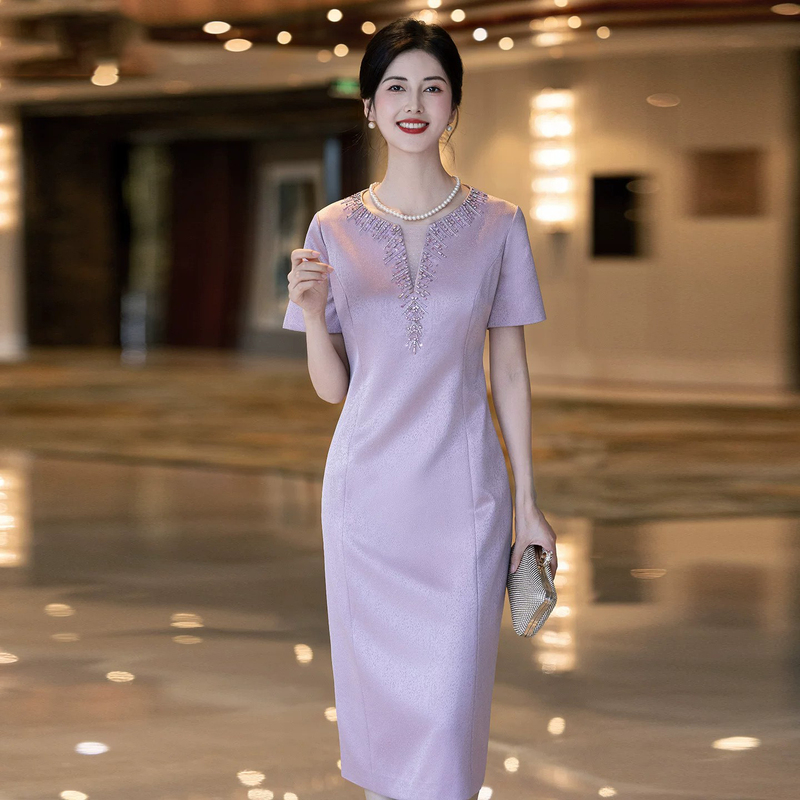 High-End Mother of the Bride Wedding Dress 2026 New Style Young Mother-In-Law Wedding Banquet Outfit Cheongsam Wedding Dress Summer High-End Mother of the Bride Wedding Dress 2026 New Style Young Mother-In-Law Wedding Banquet Outfit Cheongsam Wedding Dress Summer