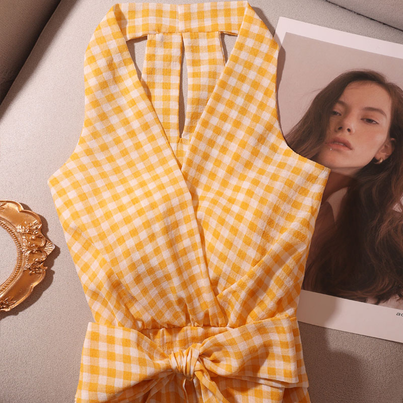 フレンチスイートなチェック柄ホルターネックキャミソール。レディースの夏のビーチウェア。セクシーなバックストラップの甘くてスパイシーなトップス。