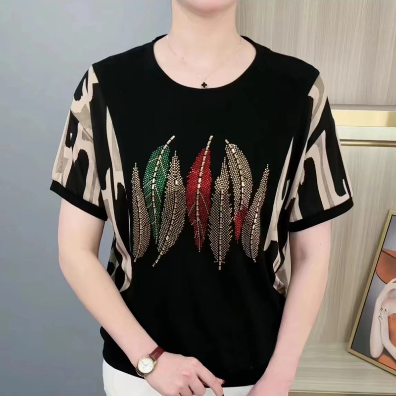 2026 Summer New Round Neck Rhinestone Floral Patchwork Blouse Middle-Aged Women's Short-Sleeve T-Shirt Stylish Mom Fashion