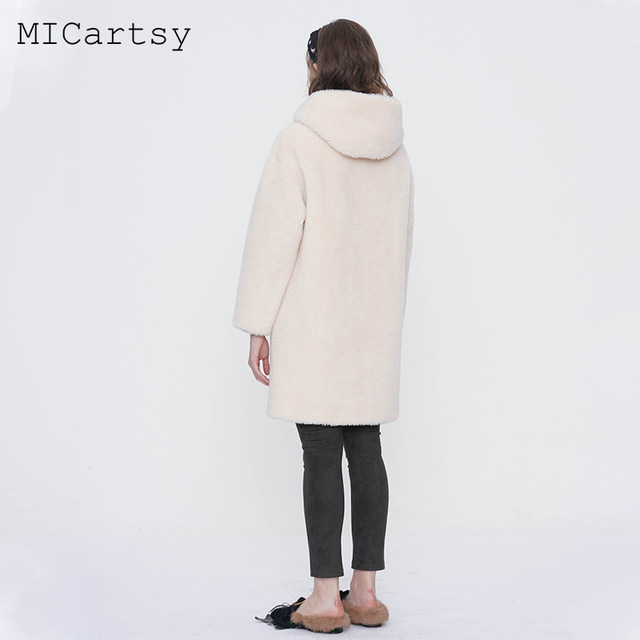 MICartsy Wang Zishan 2020 ດູໃບໄມ້ລົ່ນແລະລະດູຫນາວ Teddy Coat ເສື້ອກັນຫນາວທີ່ມີຂົນອ່ອນໆແບບຫນາຂອງແມ່ຍິງໃນລະດູຫນາວກາງຍາວ