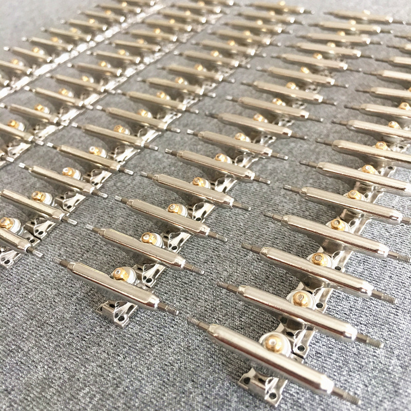 ANTI ONCE has launched a 32MM single-axis wide bracket professional finger skateboard new bracket