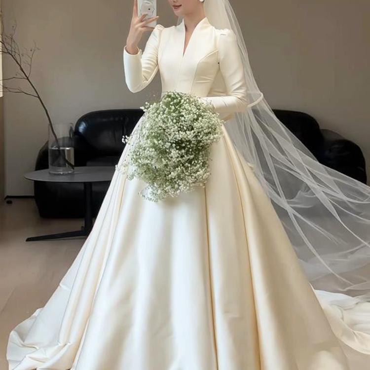 White Satin Long-Sleeve Wedding Dress 2026, Elegant and Simple, Suitable for Hotel Indoor Reception and Farewell, Bride's Main Wedding Gown with Train