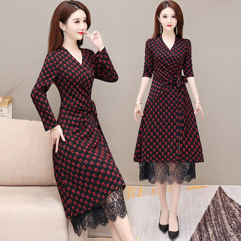 Fall Fashion Long Sleeve Foreign Dress Woman 2021 New cashiers Lean Crushed Flowers Bottom Dress Foreign Pie for Aging Tide