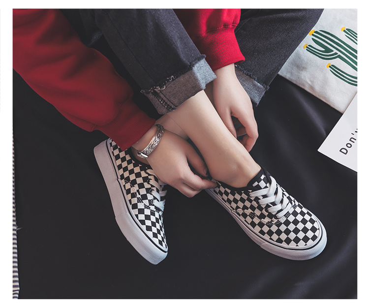 Giày vải nữ 2018 mới dành cho học sinh phiên bản Hàn Quốc của đôi giày hoang dã Harajuku ulzzang đôi giày gió kẻ sọc đen trắng giầy nike nữ