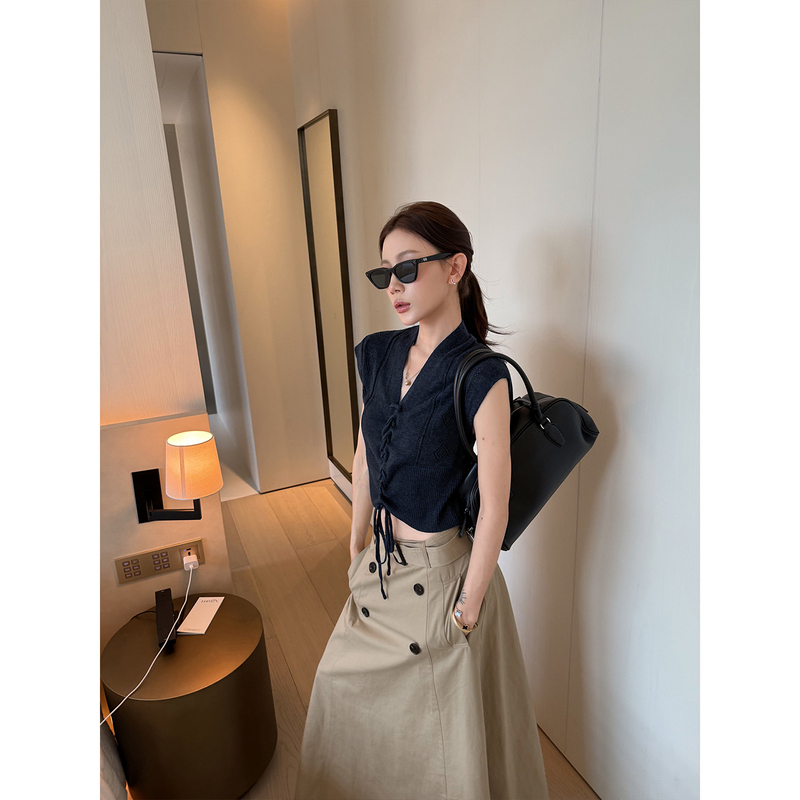 70 Is Not Seventy, Fashionable and High-Sense of Style, Drawstring Knit Vest, Sleeveless Top, Summer Commuting Slimming Top 70 Is Not Seventy, Fashionable and High-Sense of Style, Drawstring Knit Vest, Sleeveless Top, Summer Commuting Slimming Top