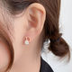 일본과 한국의 심플한 나비 D자형 스타 티타늄 스틸 여성용 귀걸이, 작고 절묘하며 다재다능하고 항알레르기, 퇴색 방지, 트렌디한 귀걸이